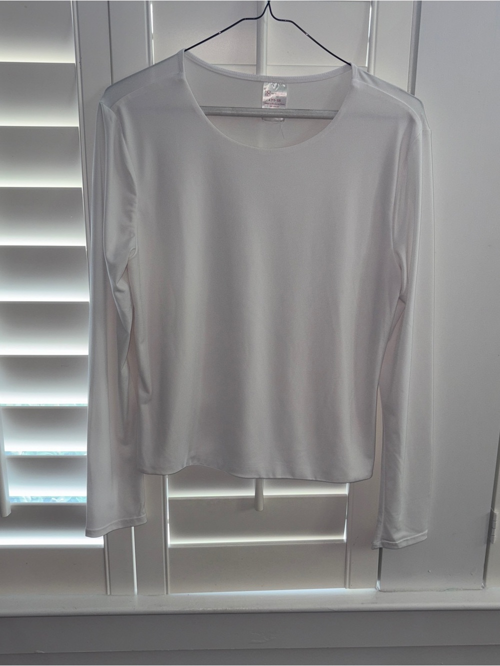 Women’s White No Boundaries Long Sleeve Size: L